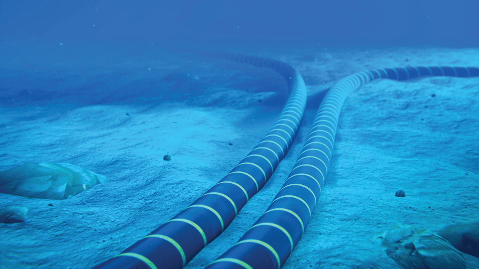Tetra Deniz İnşaat olarak, deniz altı kablo döşeme ve bakım hizmetlerinde uzman çözümler sunmaktayız. Elektrik iletimi, telekomünikasyon ve veri transferi için hayati önem taşıyan sualtı kablolarının döşenmesi, korunması ve bakımını en son teknoloji ekipmanlarımızla gerçekleştiriyoruz. Deneyimli dalgıç ekibimiz ve özel sualtı araçlarımızla, deniz tabanında hassas kablo döşeme operasyonlarını başarıyla yürütüyor, kıtalar ve adalar arası bağlantıların güvenli bir şekilde kurulmasını sağlıyoruz.